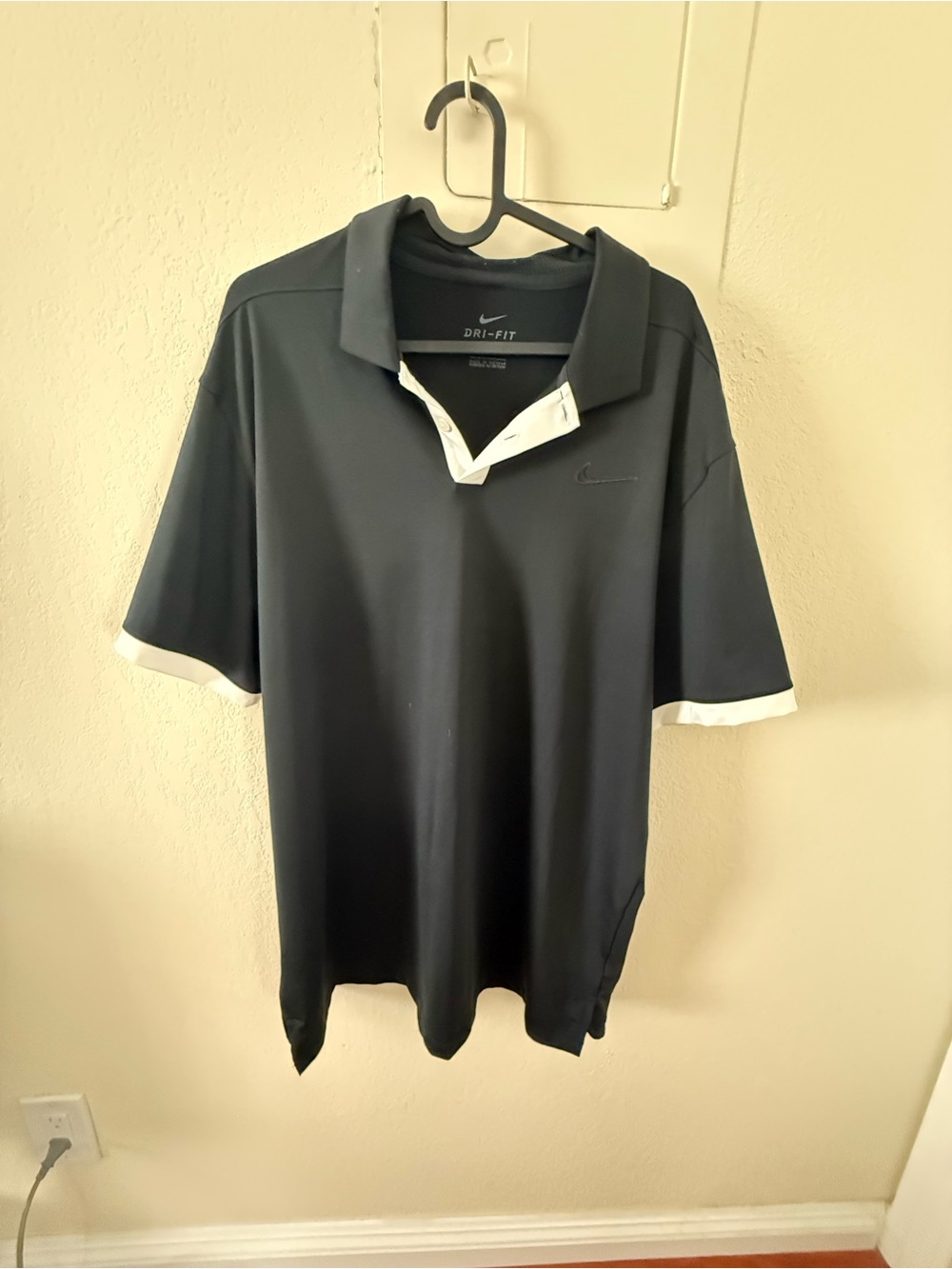 Nike Black Polo with White Trim Men’s Golf Shirt